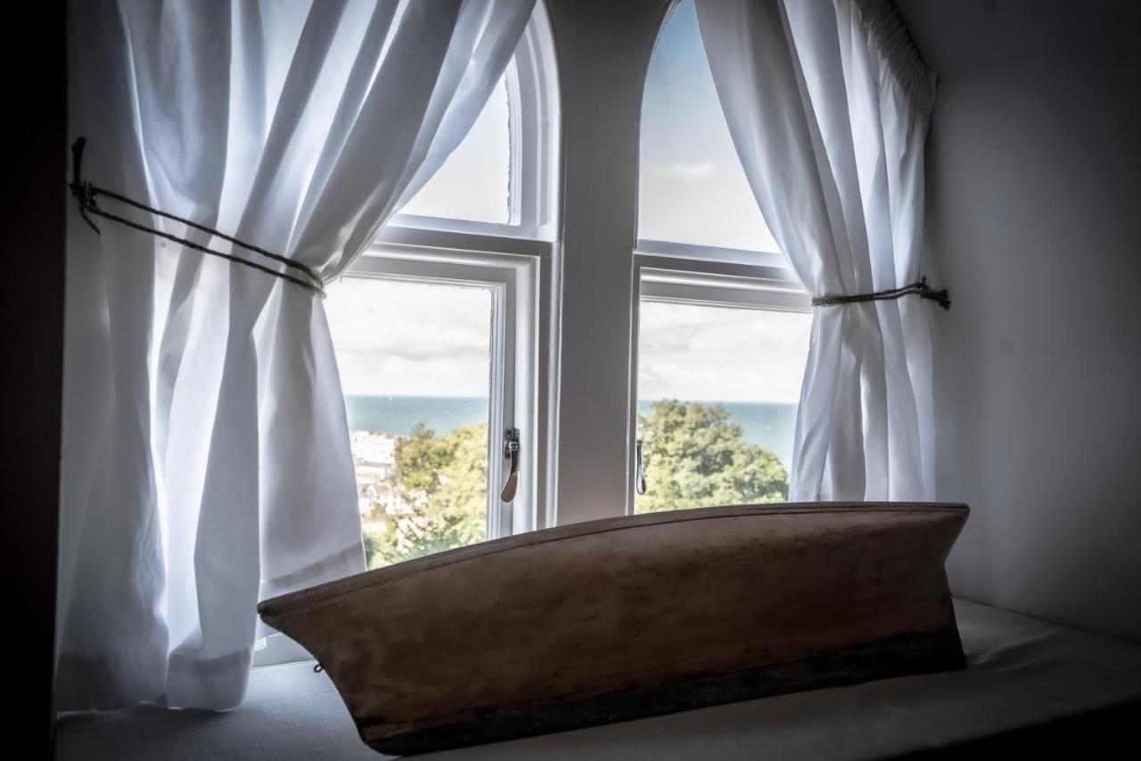Апартаменты Victorian Penthouse With Panoramic Sea Views Ильфракомб Экстерьер фото
